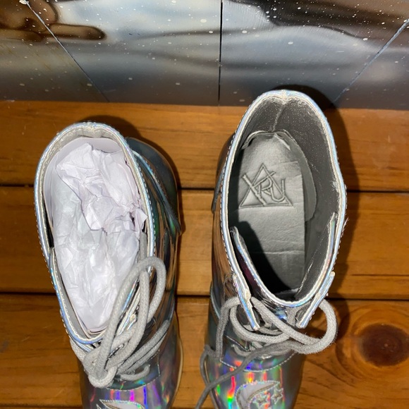 YRU Aura Booties - Picture 2 of 4